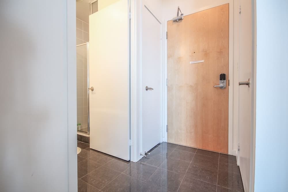 Sarkar Suites - Maple Leaf Square