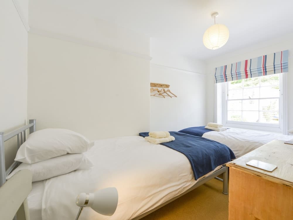 4 Coastguards Cottage