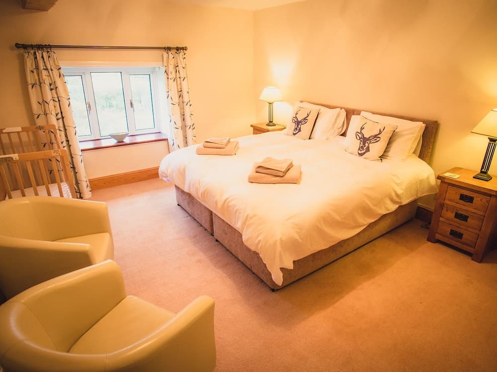 Deerclose West Farmhouse