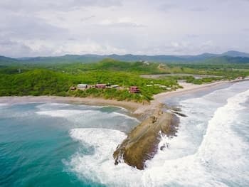 Magnific Rock - Surf Resort & Yoga Retreat Nicaragua - Hostel