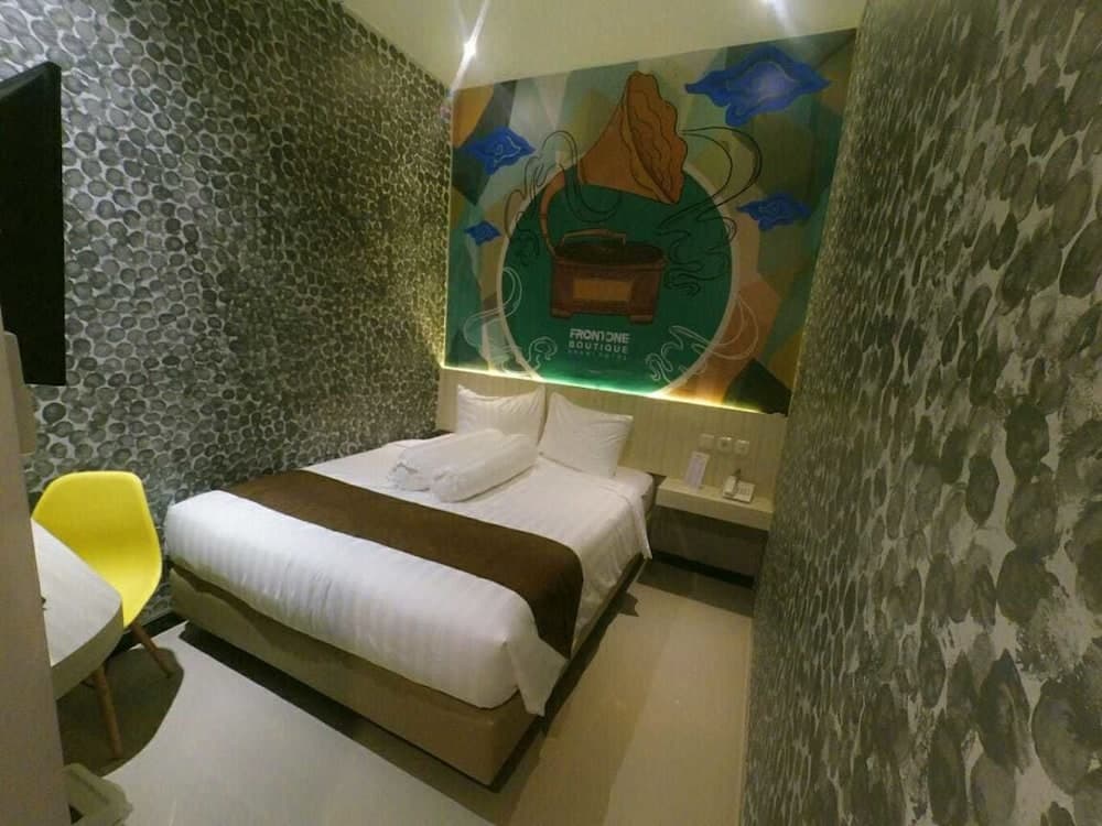 Front One Boutique Brani Solo