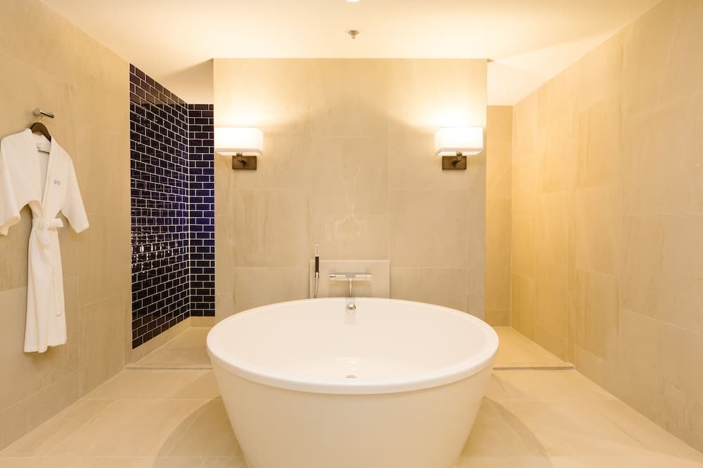 Modena by Fraser Buriram