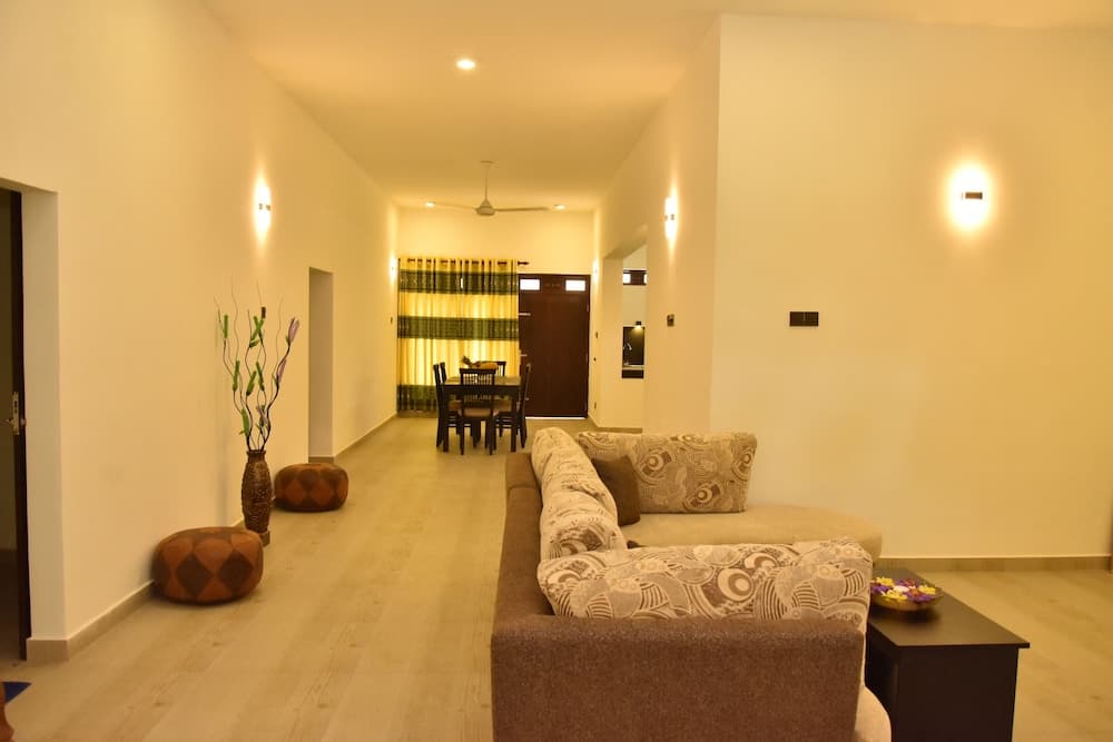 Aurora Four Seasons Villa & Spa