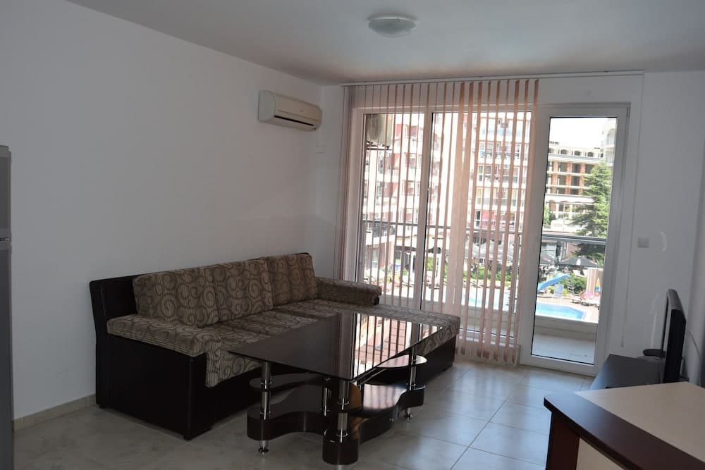 Admiral Plaza Apartments