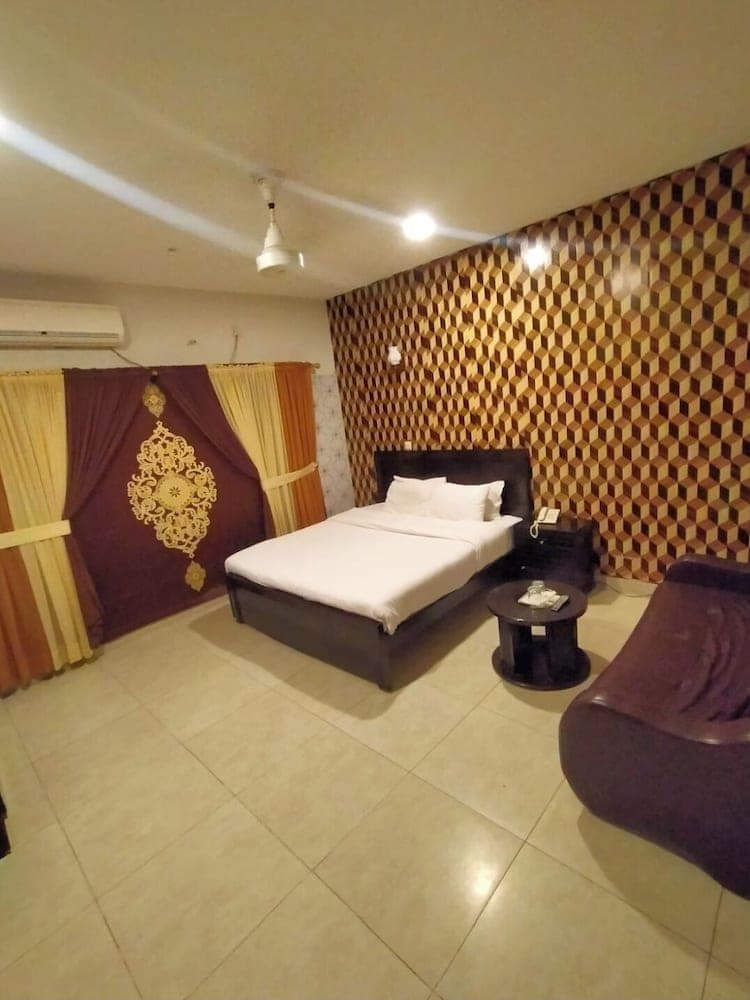 Livin Hub Guest House