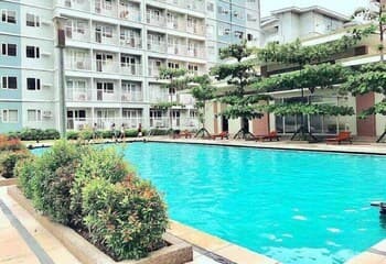Staycation In QC Trees Residences