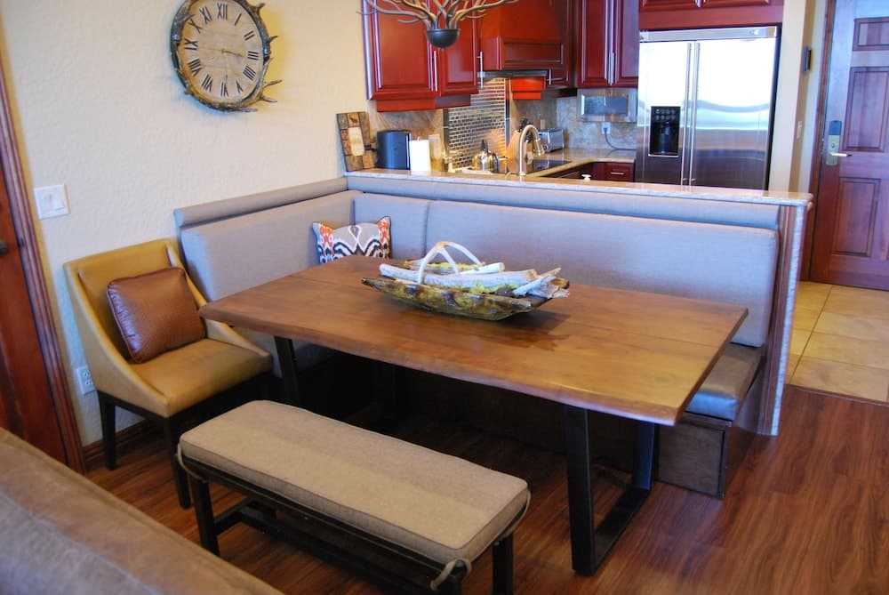 White Pines 1-BD at Westgate - Solace