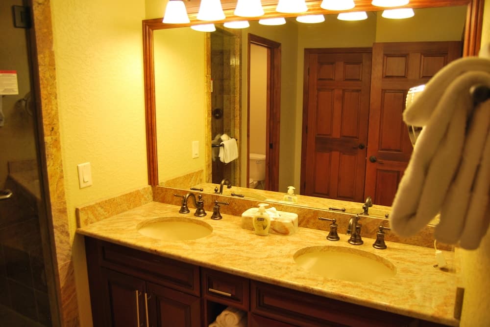 White Pines 1-BD at Westgate - Serenity