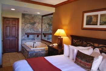 White Pines 2-BD at Westgate - Eureka