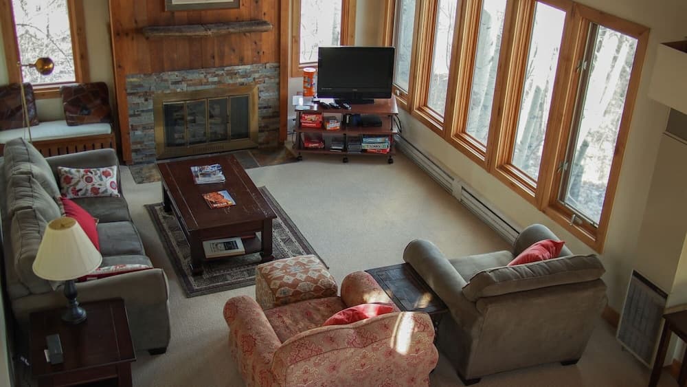 White Pines Crescent Ridge 3-bedroom Condo - Walk to Slopes