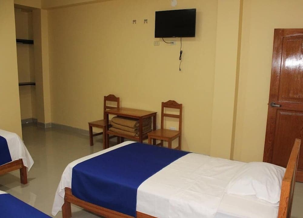 Hostal Cordillera Azul