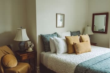 Cygnet Old Bank B & B Cafe & Gift Store