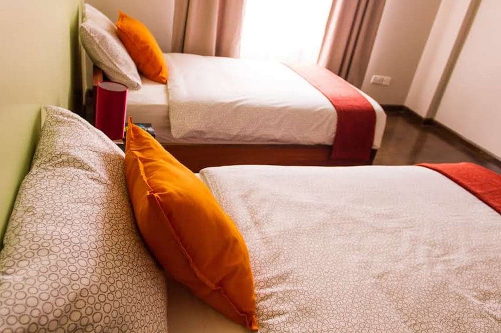 Huku Qwetu C5 City Breeze Apartment