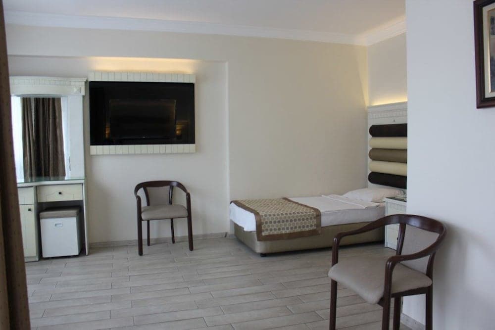 IQ Marmaris Hotel