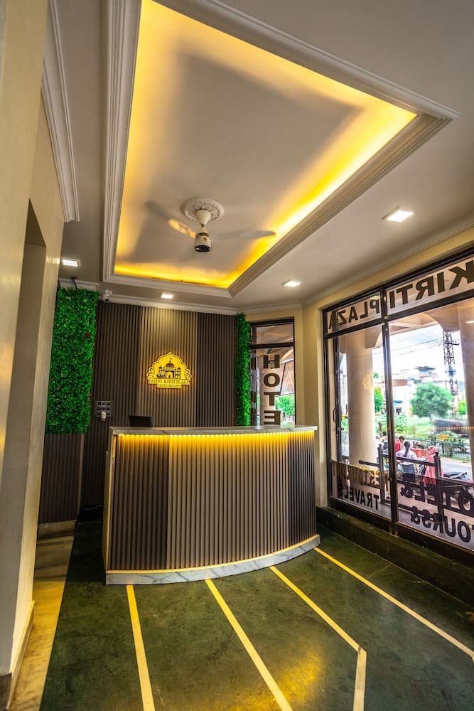 Hotel Kirti Plaza
