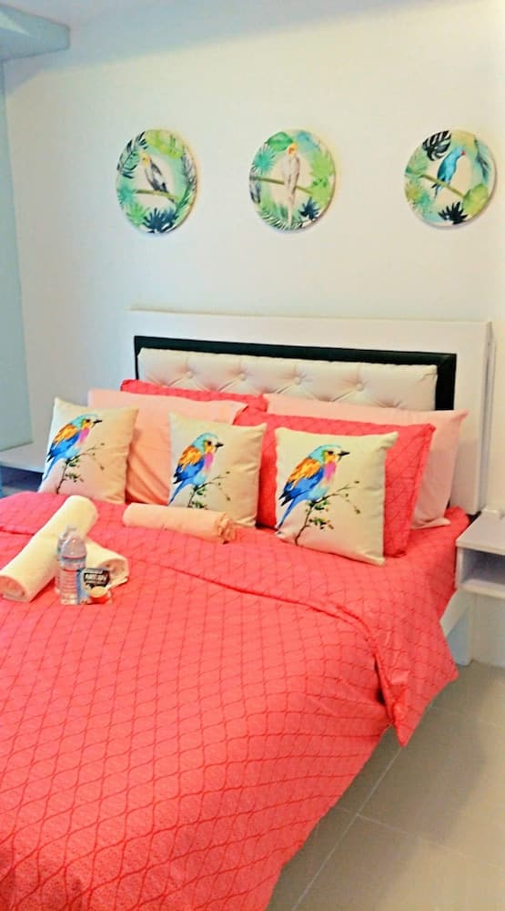 HomeStay at Wind Residences