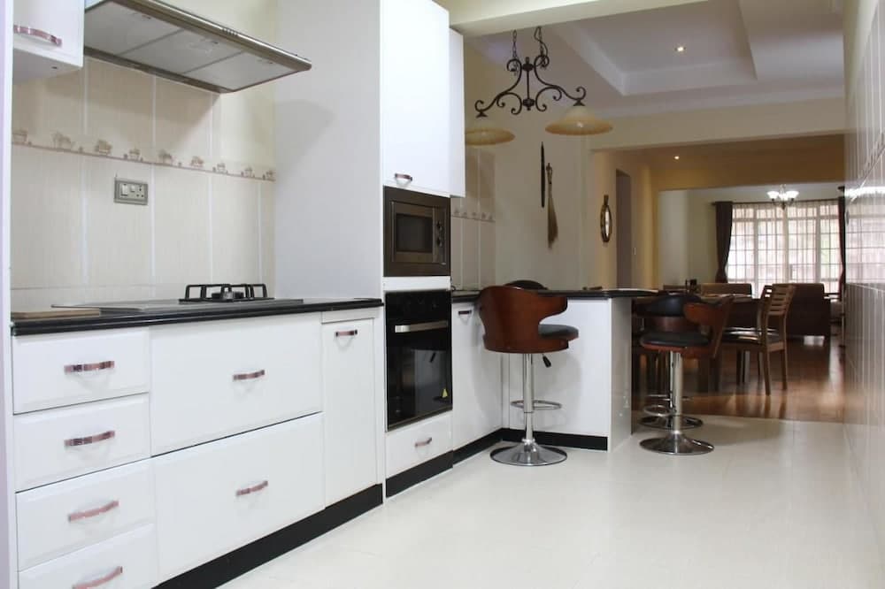 Nyari Rhemia Place Apartments