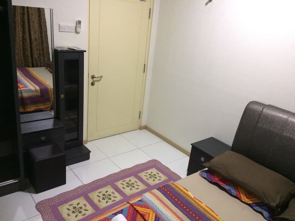 Lawang Suite Basic Roomstay