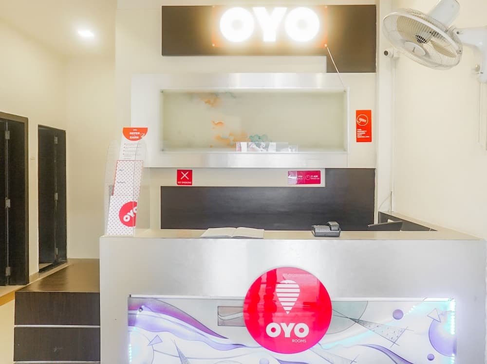 OYO 13583 Hotel Paradise Inn