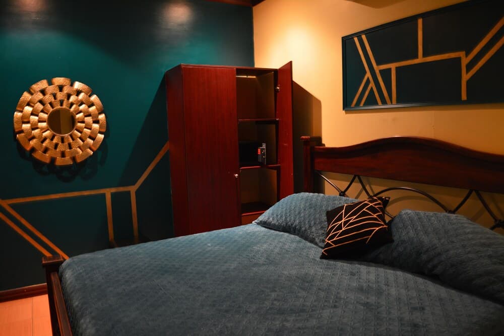 Hotel CR Lounge by Little Havana