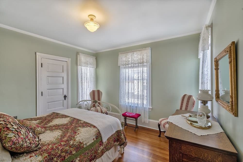 Victorian Seasons Stirling