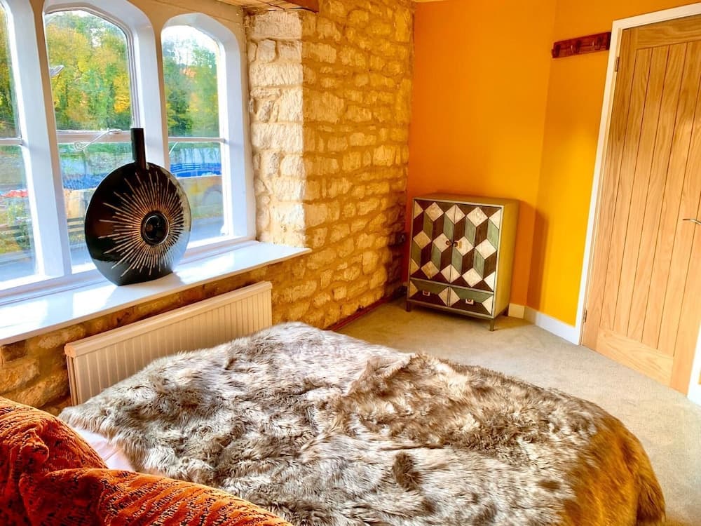 Old Fleece Apartments