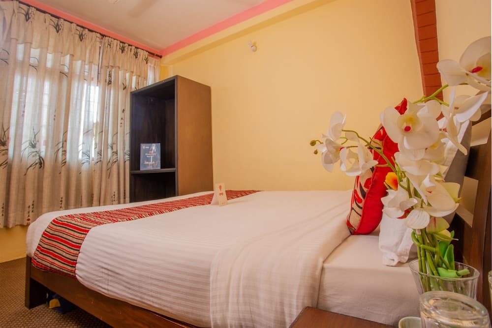 Traveler's Holiday Inn