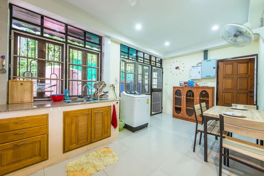 Nimman Elegant Garden Villa