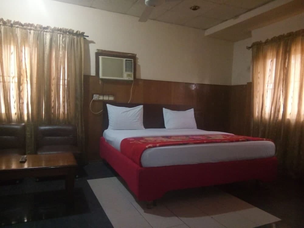 Progandy Guest House - Main