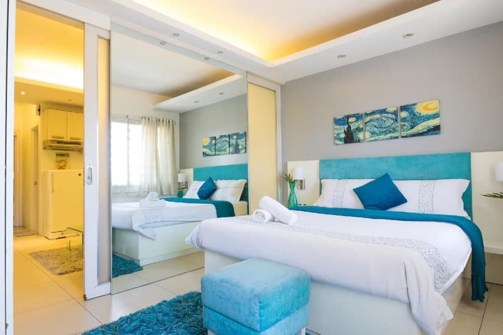 Touristation Crowne Bay Tower