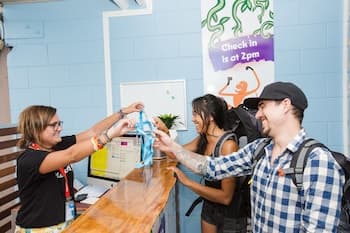 Mad Monkey Waterfront - Hostel