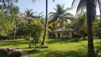 Sindola Safari Lodge