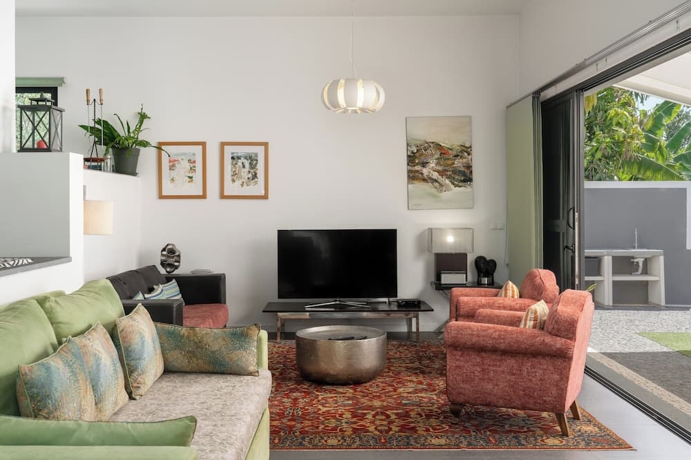 Grayci s House by Our Madeira