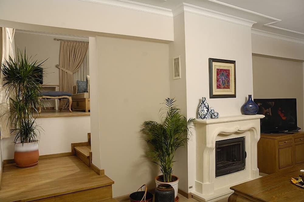 Cesme Marina Konukevi