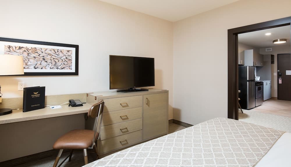 Pomeroy Inn & Suites Prince George