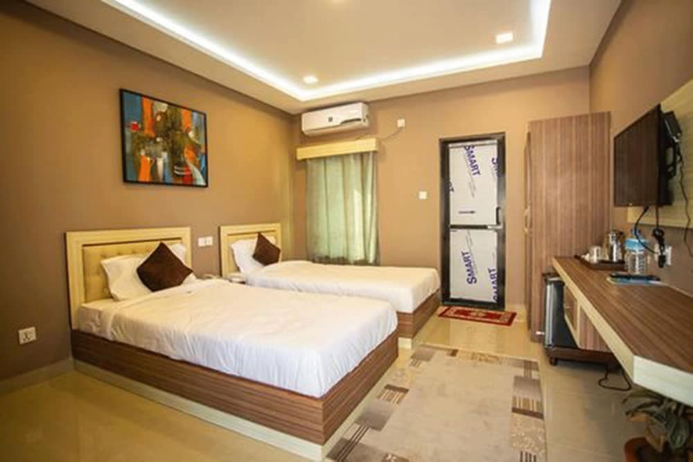 Riverside Green House Resort