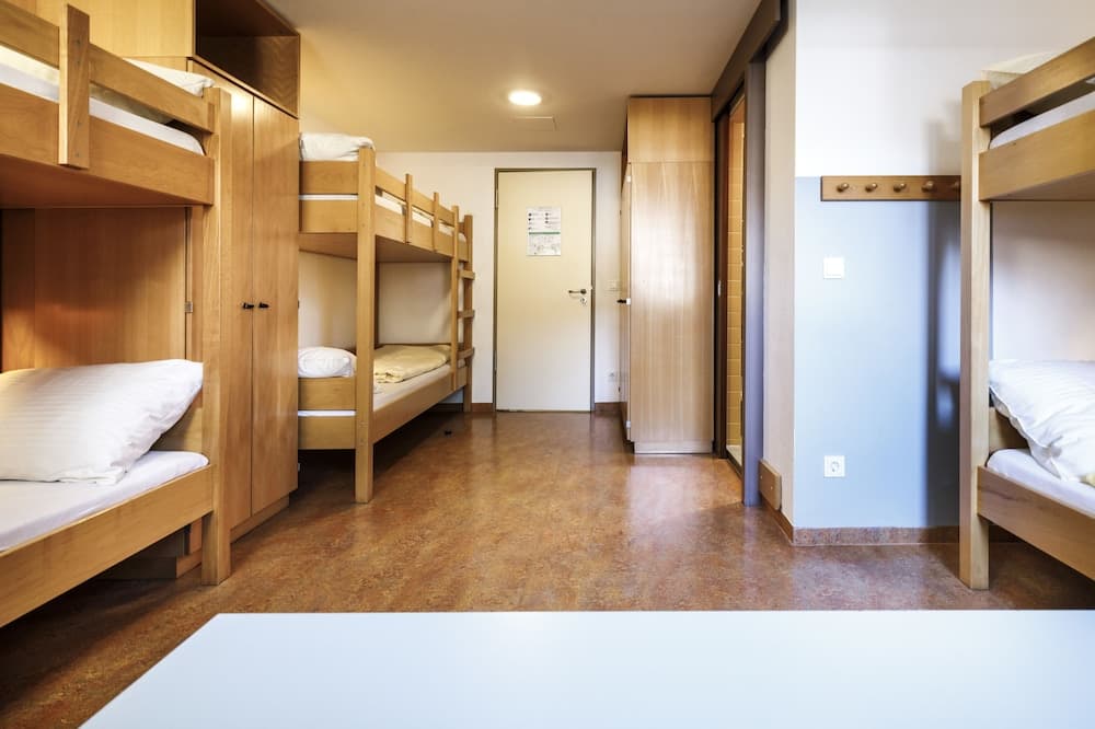 DJH Garmisch- Partenkirchen - Hostel