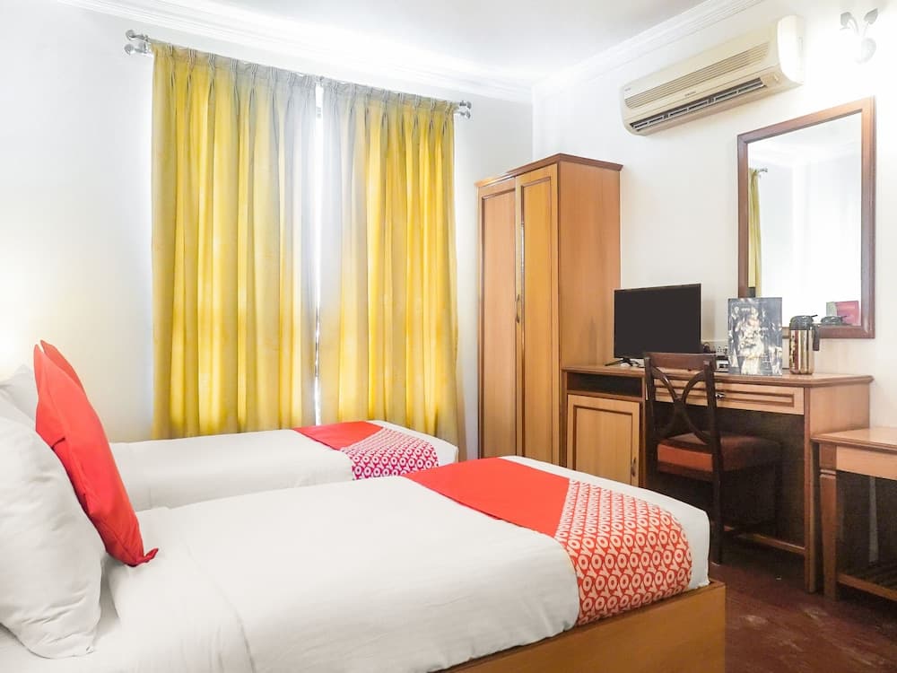 OYO 5630 Beverly Hills Hotel