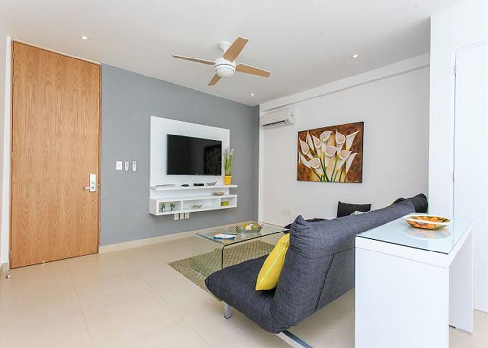 IT Luxury Condo by Tripintravel