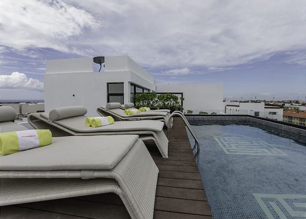 IT Luxury Condo by Tripintravel