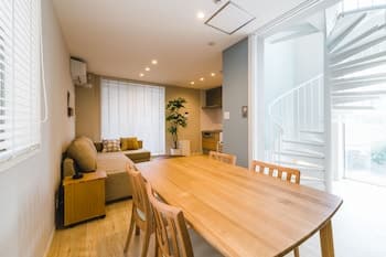 Trip Base HAKATAEKIMAE