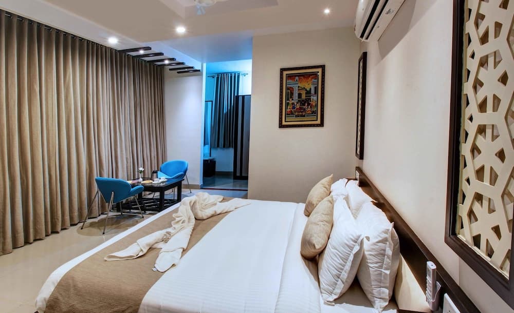 Hotel Nawalgarh Plaza