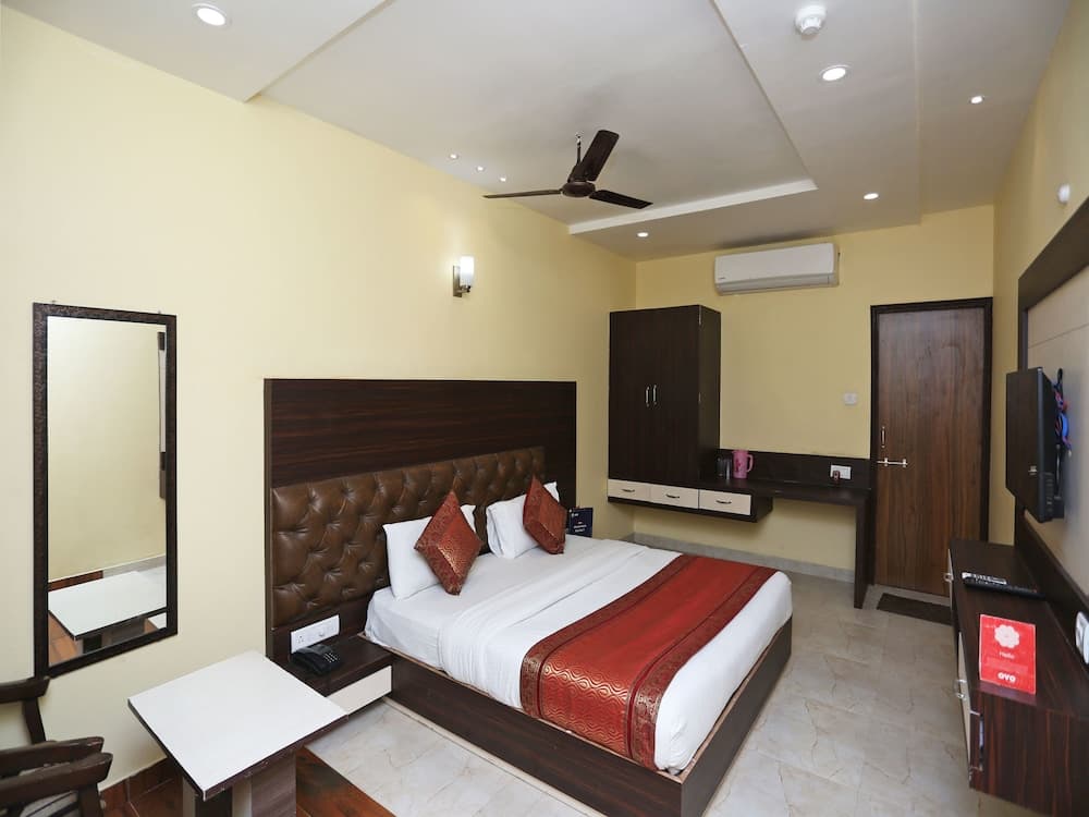 OYO 4009 Hotel HKJ Palace