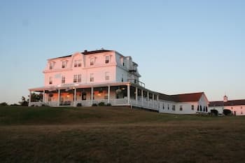 Narragansett Inn