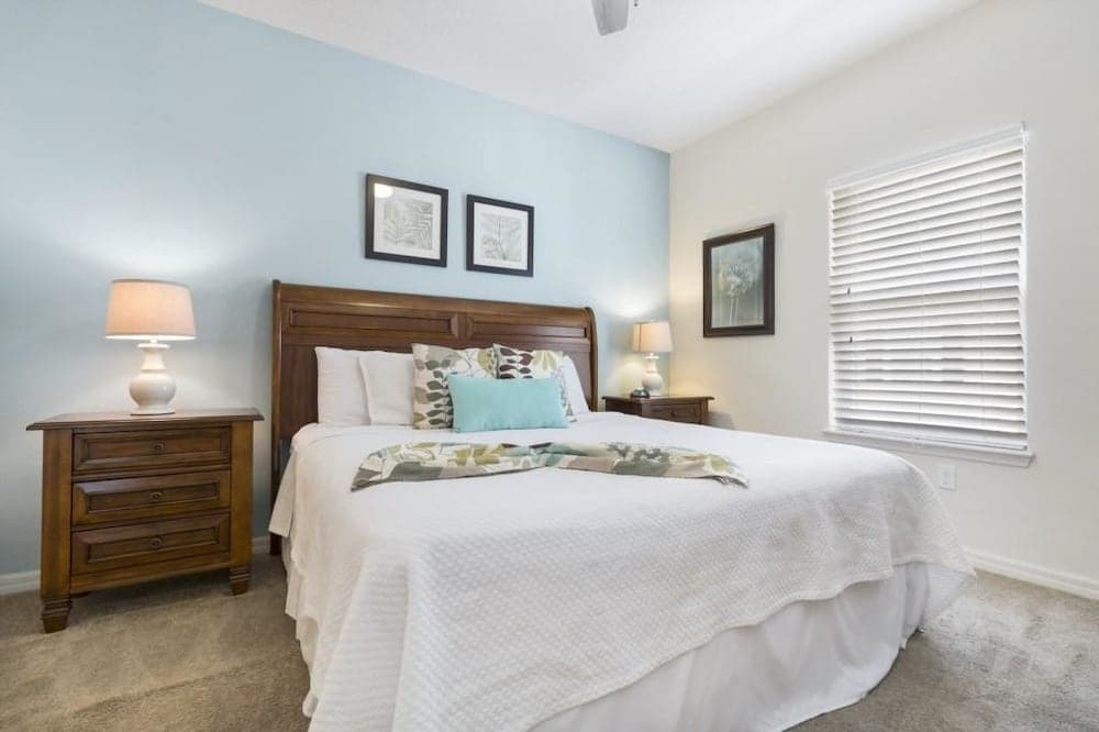 Villa Natalia - Lucaya Village