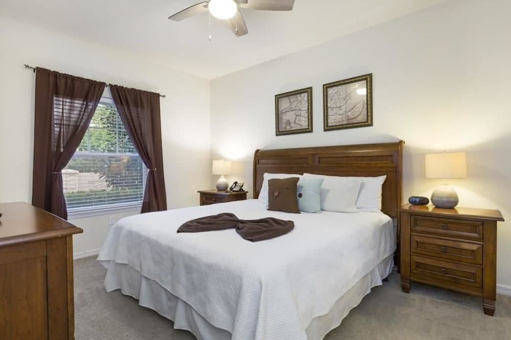 Villa CVX- Lucaya Village