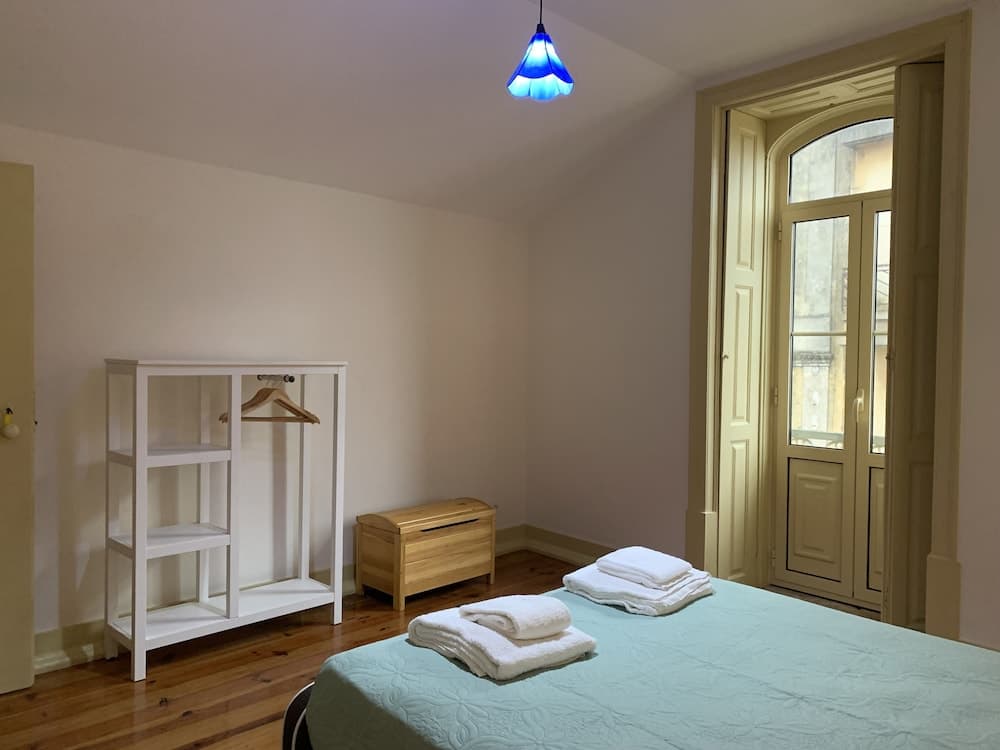 Old Town House in Figueira da Foz Near Beach