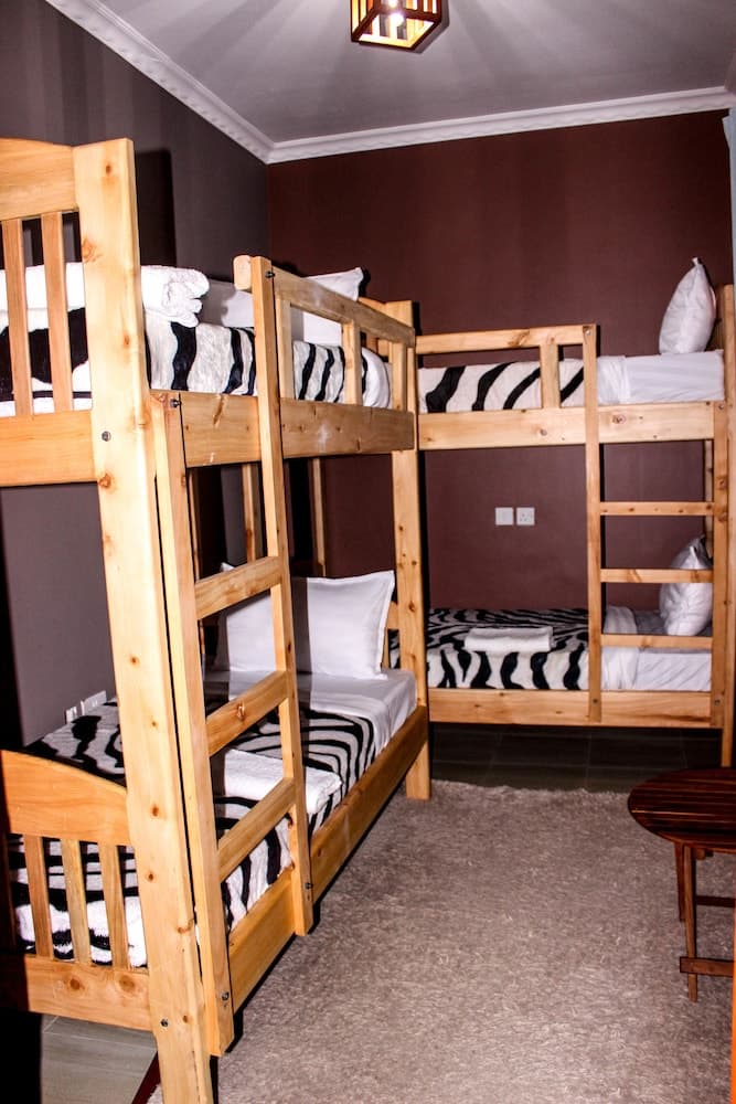 Savannah House - Hostel