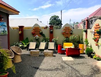 Savannah House - Hostel