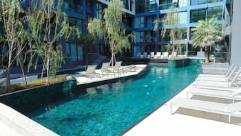 Acqua Condominium